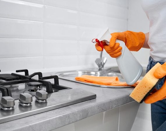 kitchen deep cleaning